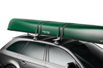 canoe loaded onto car using thule portage 819